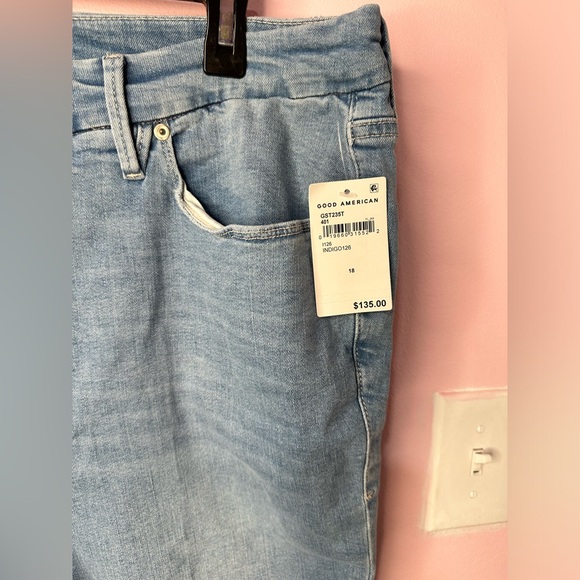 Good American Good Legs Straight Jeans - Picture 6 of 9